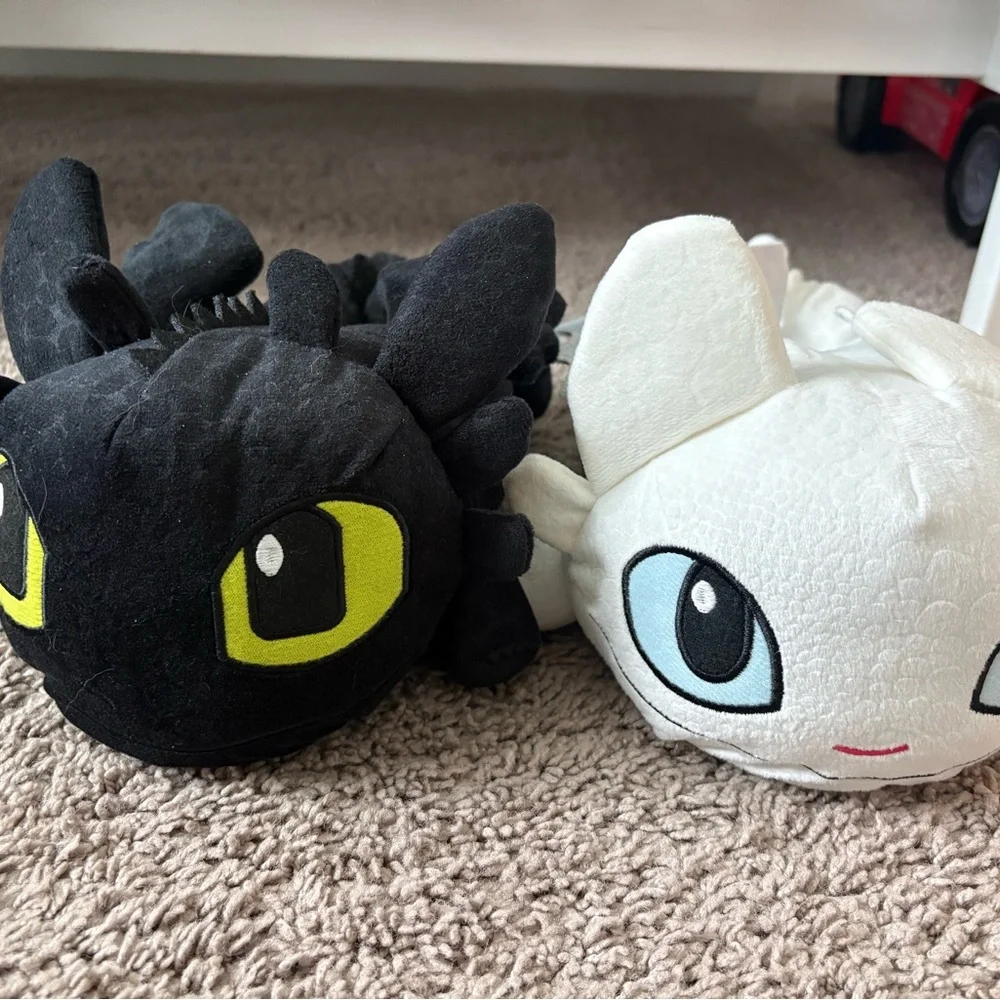 Black and White Plush Dragon Pair - Soft Toothless-style slippers